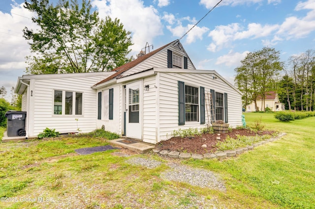 676 Stoner Trail Rd, Mohawk, NY 12068 - view of front facade featuring a front yard