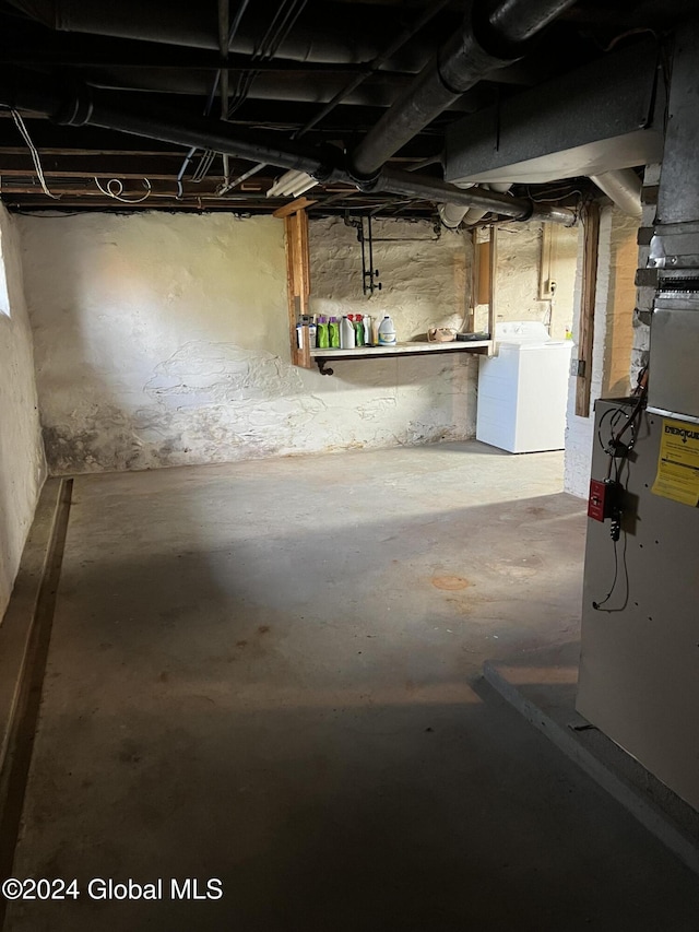1643 Rugby Rd, Schenectady, NY 12309 - unfinished basement with washer / dryer