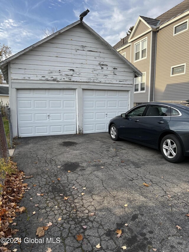 1643 Rugby Rd, Schenectady, NY 12309 - garage featuring driveway