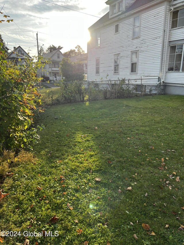 1643 Rugby Rd, Schenectady, NY 12309 - view of yard
