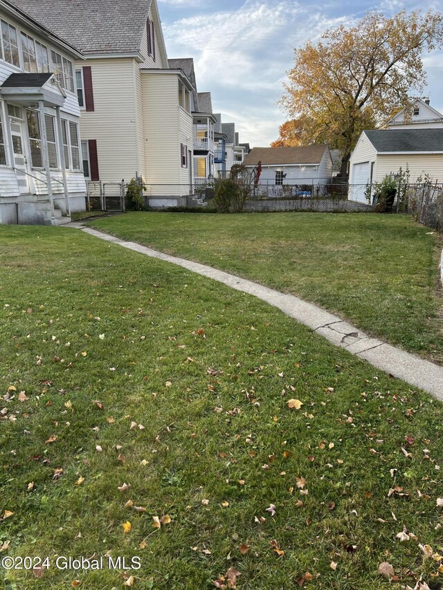 1643 Rugby Rd, Schenectady, NY 12309 - view of yard