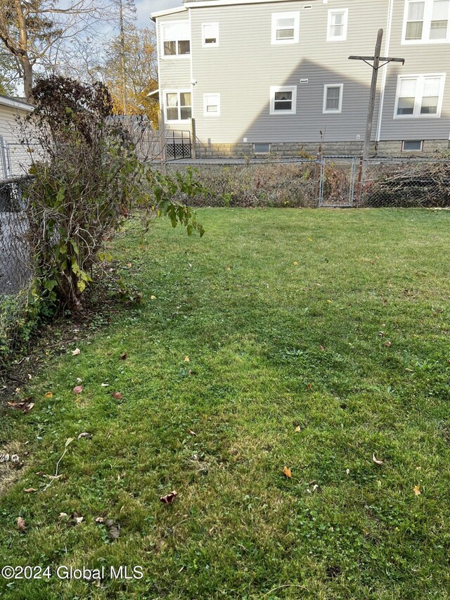 1643 Rugby Rd, Schenectady, NY 12309 - view of yard
