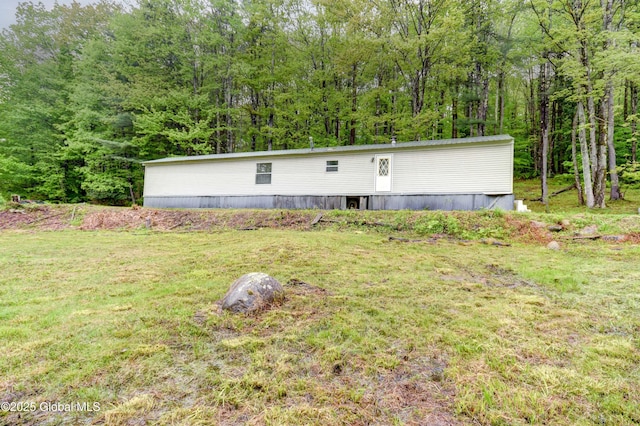 362 Beech St, Mayfield, NY 12117 - view of front facade featuring a front yard
