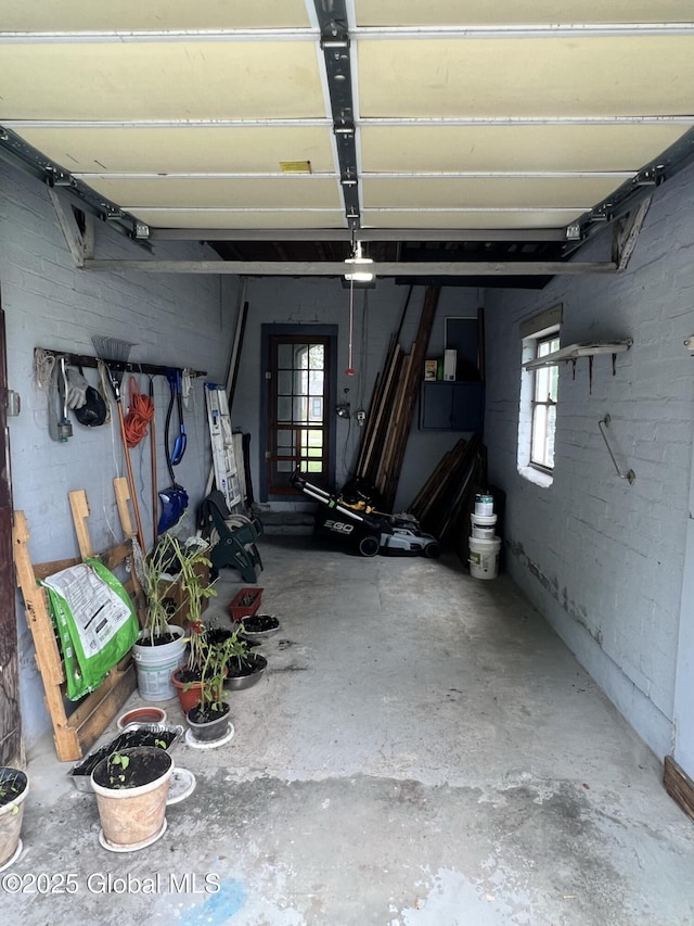 194 S Main Ave, Albany, NY 12208 - view of garage
