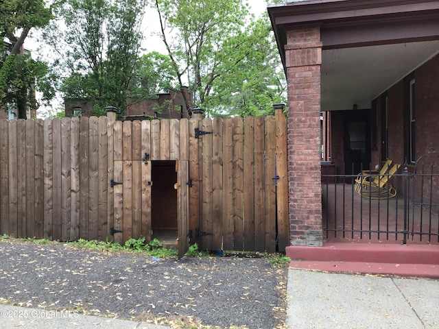 281 10th St, Troy, NY 12180 - view of gate