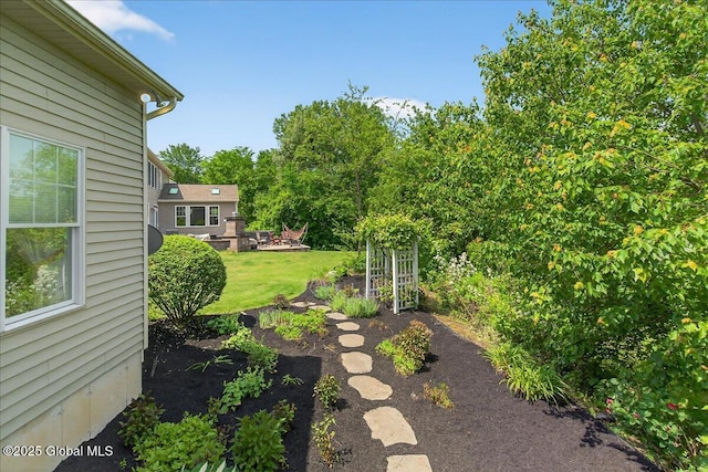 19 Hidden Farm Ln, Halfmoon, NY 12118 - view of green lawn