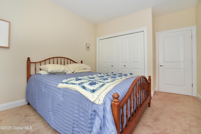 509 Lois Ln, Niskayuna, NY 12304 - bedroom featuring carpet, a closet, and baseboards