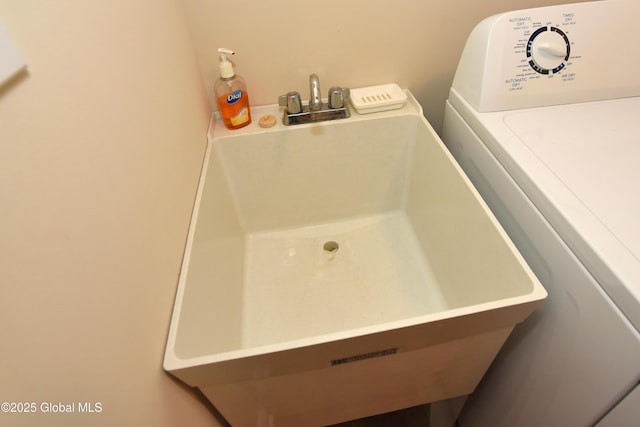 509 Lois Ln, Niskayuna, NY 12304 - laundry view of washer / clothes dryer and a sink