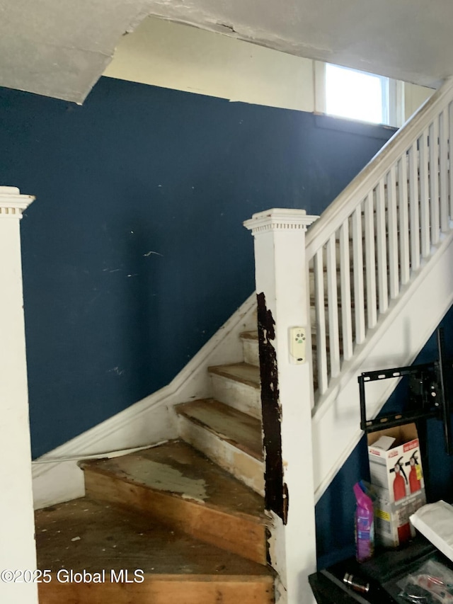 6 Sard Rd, Albany, NY 12209 - photo 2