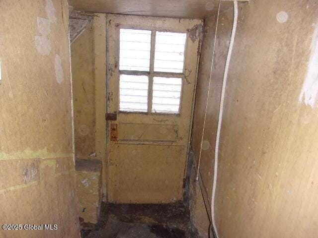 1745 Becker St, Schenectady, NY 12304 - interior space