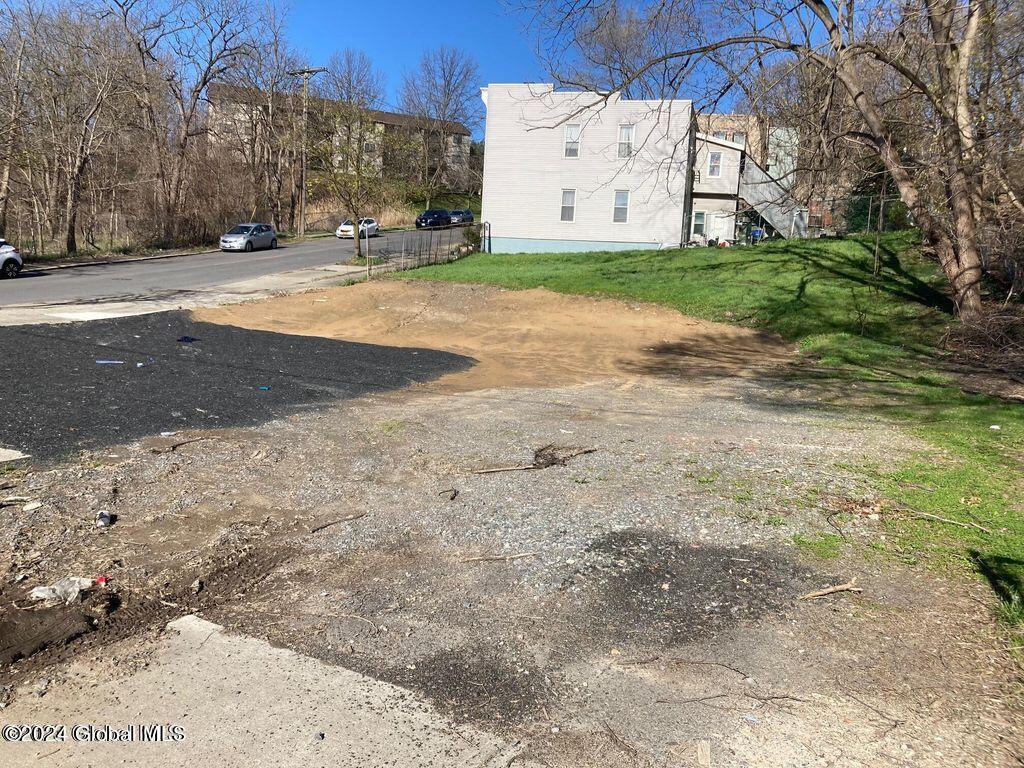 563 S Pearl St, Albany, NY 12202 - photo 1