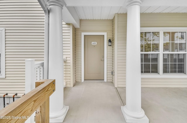601 Vly Pointe Dr, Niskayuna, NY 12309 - view of exterior entry featuring covered porch