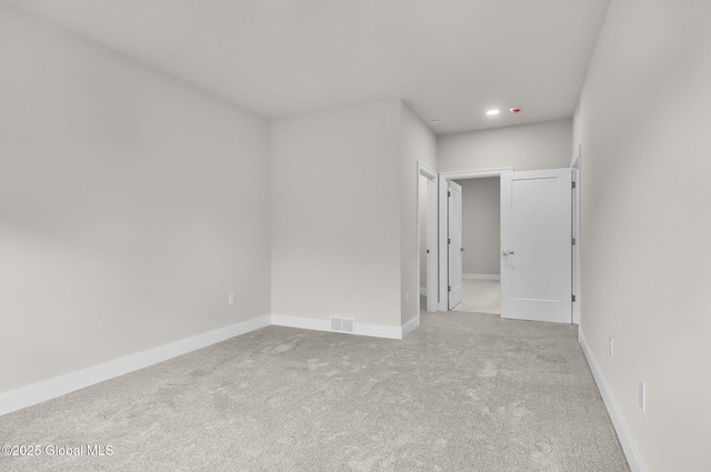 601 Vly Pointe Dr, Niskayuna, NY 12309 - spare room with carpet, baseboards, and recessed lighting