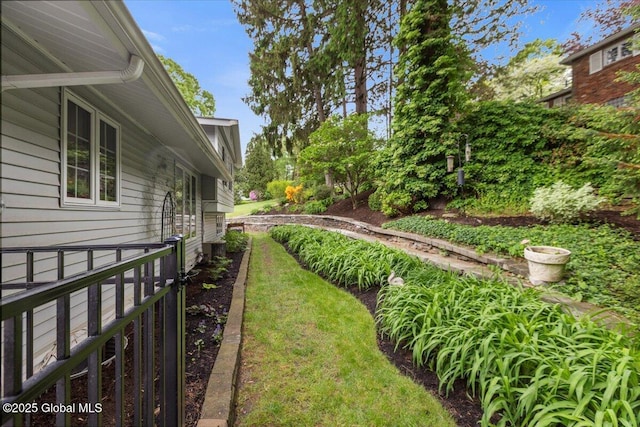 1335 Stanley Ln, Niskayuna, NY 12309 - view of yard