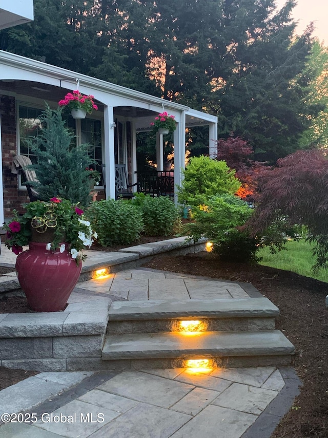 1335 Stanley Ln, Niskayuna, NY 12309 - exterior view
