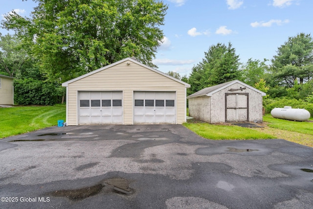 13 Willow Ln, Halfmoon, NY 12118 - view of detached garage