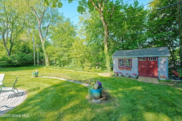 9 S Maple Ln, Colonie, NY 12211 - view of grassy yard