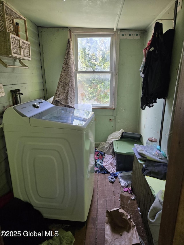 14 Western Ave, Colonie, NY 12189 - laundry room with independent washer and dryer
