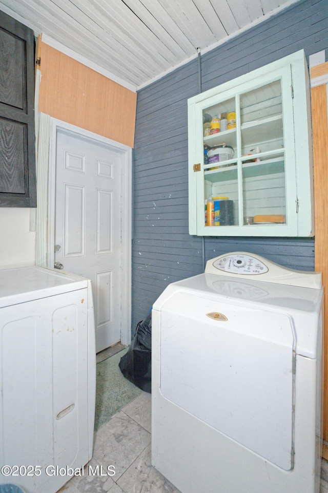 1526 6th Ave, Watervliet, NY 12189 - laundry room featuring cabinet space and washing machine and clothes dryer