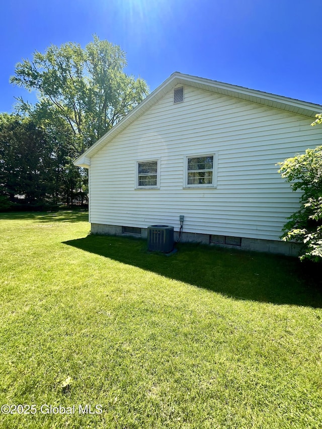 19 Lillian Dr, Glenville, NY 12302 - view of side of property with cooling unit and a yard