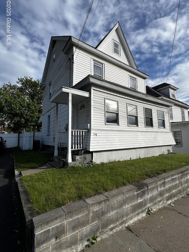 94 Willow Ave, Schenectady, NY 12304 - view of american foursquare style home