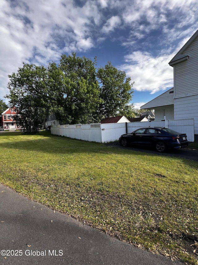 94 Willow Ave, Schenectady, NY 12304 - view of yard