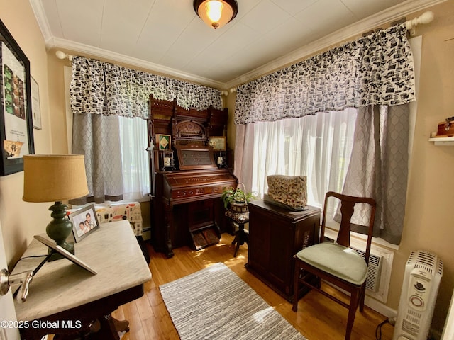 1926 Golf Ave, Schenectady, NY 12308 - sitting room with ornamental molding and wood finished floors