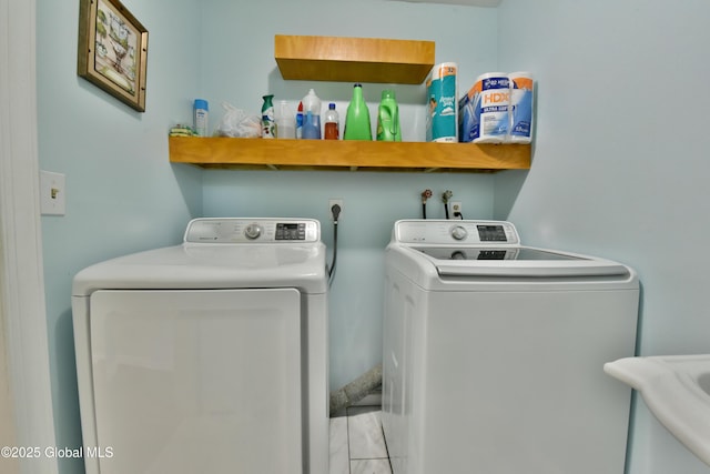 23 Bayberry Dr, Halfmoon, NY 12065 - laundry area featuring washer and clothes dryer