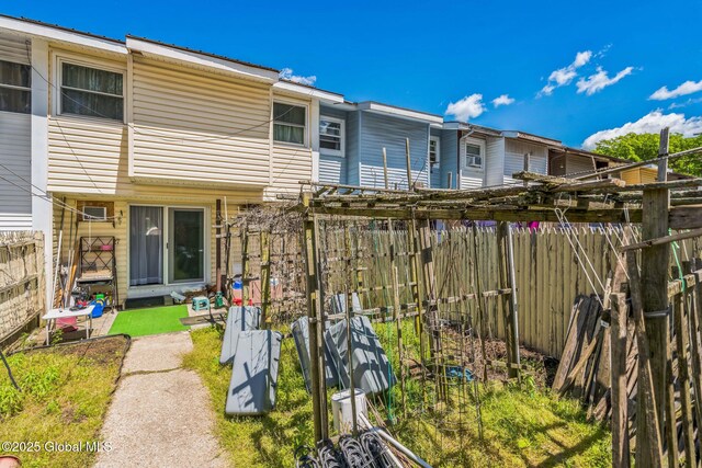 27 Columbia St, Hudson, NY 12534 - view of rear view of house