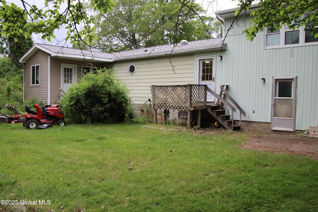 58 Fisler Ave, Colonie, NY 12304 - back of property featuring a yard