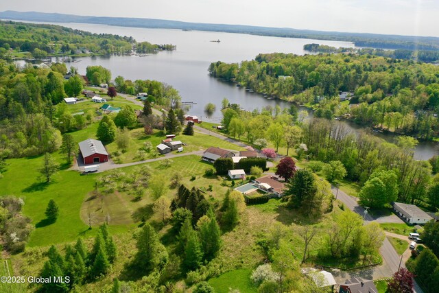 107 Lakeside Dr, Mayfield, NY 12117