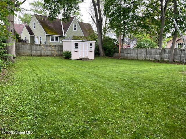 2070 Grand Blvd, Niskayuna, NY 12309 - view of yard