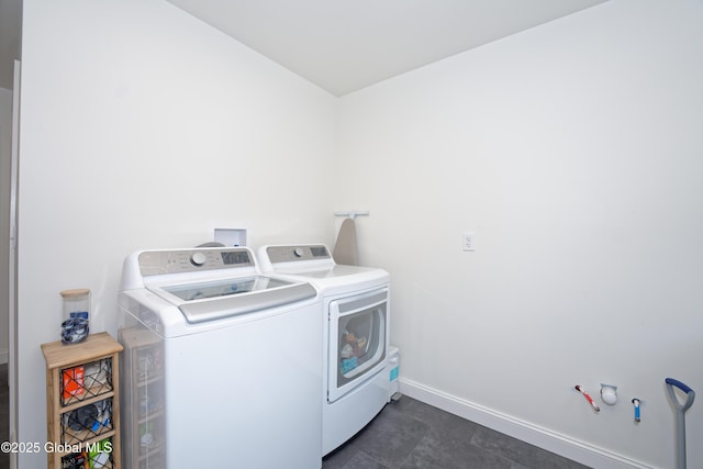 17 Ringwald Rd, Coeymans, NY 12046 - laundry room featuring washing machine and clothes dryer and baseboards