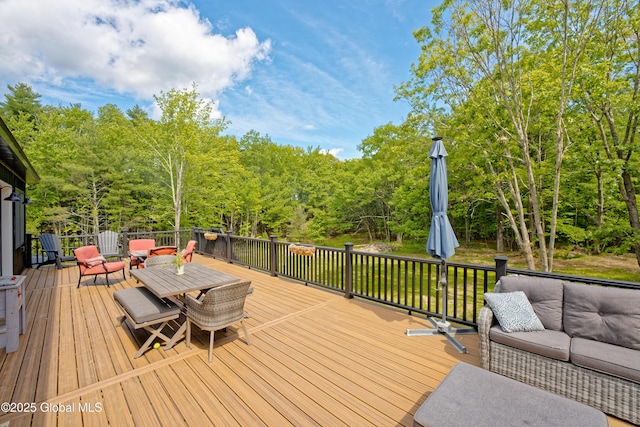 17 Ringwald Rd, Coeymans, NY 12046 - deck with an outdoor hangout area and outdoor dining space