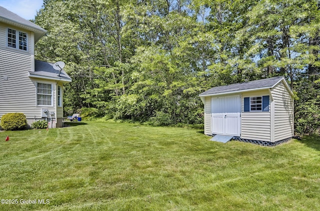 9 Oakline Ct, Niskayuna, NY 12309 - view of green lawn