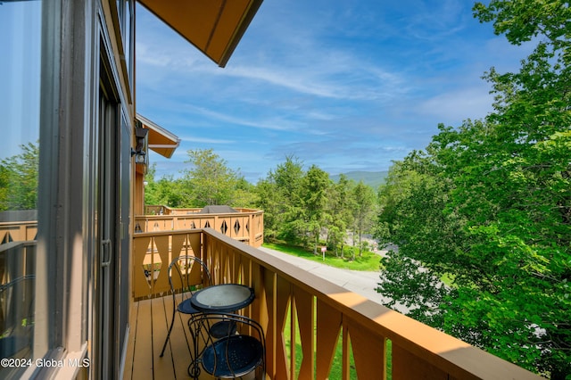 72 Hunter Dr Unit L5, Hunter, NY 12442 - view of balcony