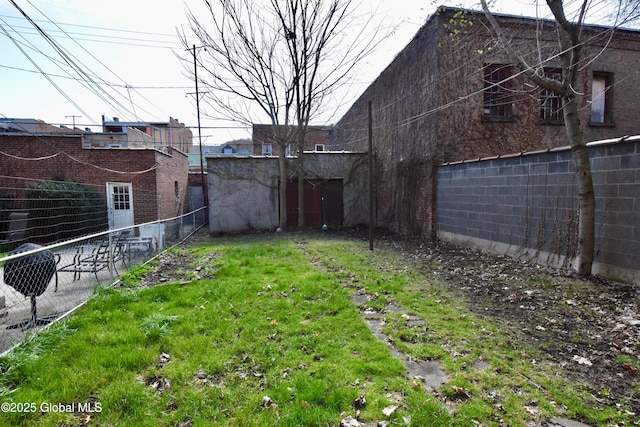 140 3rd St, Troy, NY 12180 - view of yard