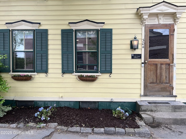 304 Green St, Schenectady, NY 12305 - view of doorway to property