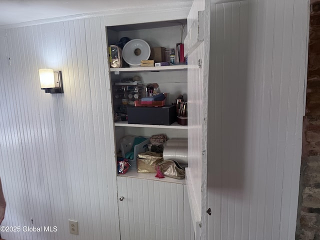 304 Green St, Schenectady, NY 12305 - view of closet