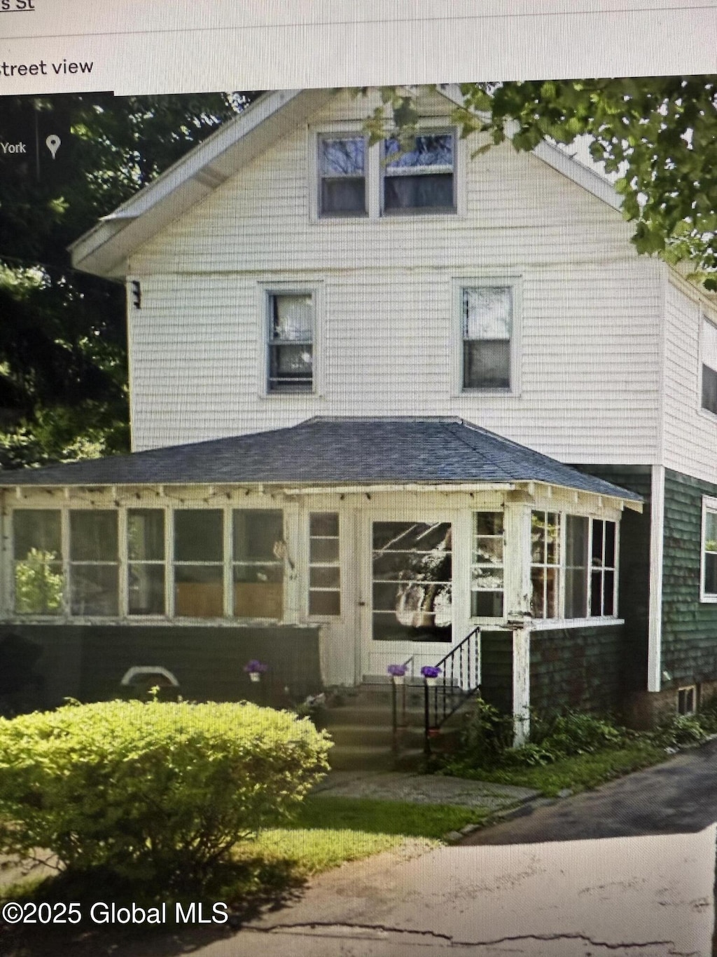 41 Adams St, Saratoga Springs, NY 12866 - photo 1
