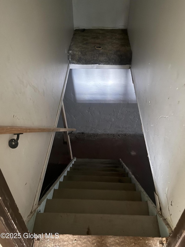 63 Ormond St, Albany, NY 12203 - view of staircase