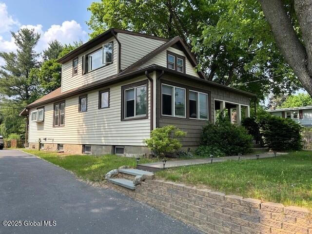 92 Fiddlers Ln, Colonie, NY 12110 - view of side of property