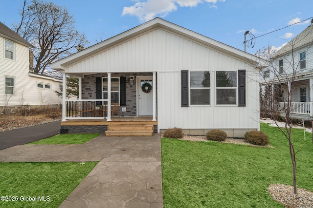 24 Oak St, Corinth, NY 12822 - photo 2