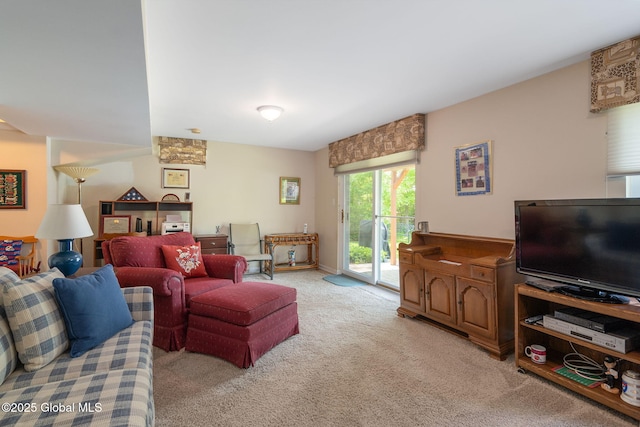 1401 Balltown Rd, Niskayuna, NY 12309 - living area with light carpet