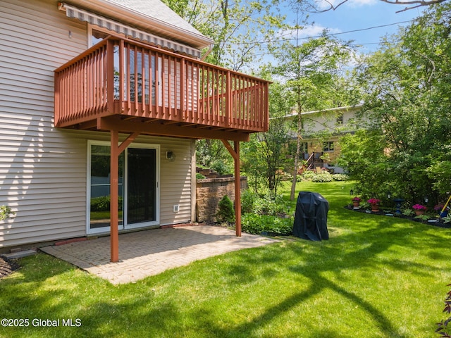 1401 Balltown Rd, Niskayuna, NY 12309 - view of grassy yard featuring a patio and a deck