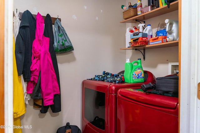 79 Chandler Ln, Greenfield, NY 12859 - laundry area featuring washer and dryer