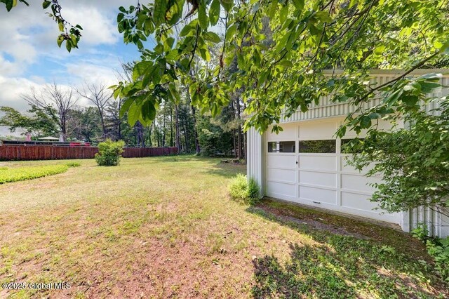 8 Birchtree Ln, Milton, NY 12020 - view of yard featuring a garage