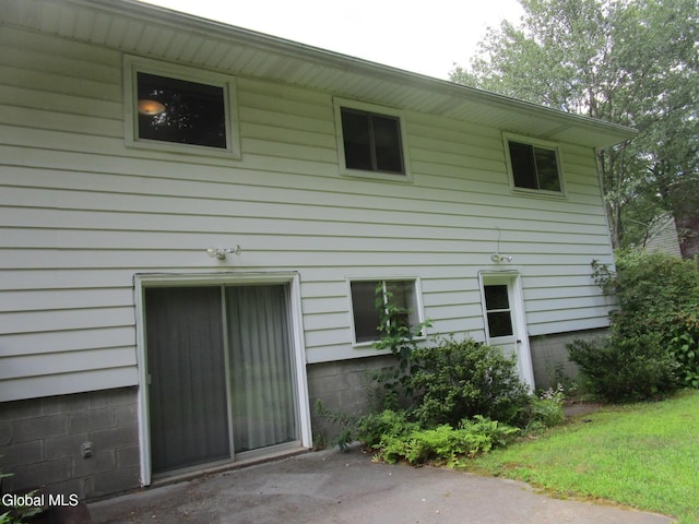 676 Pearse Rd, Niskayuna, NY 12309 - photo 8