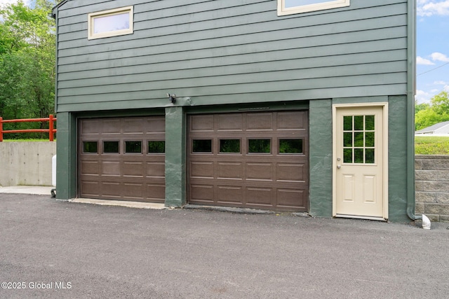 16 Smith Ln, East Greenbush, NY 12144 - view of garage