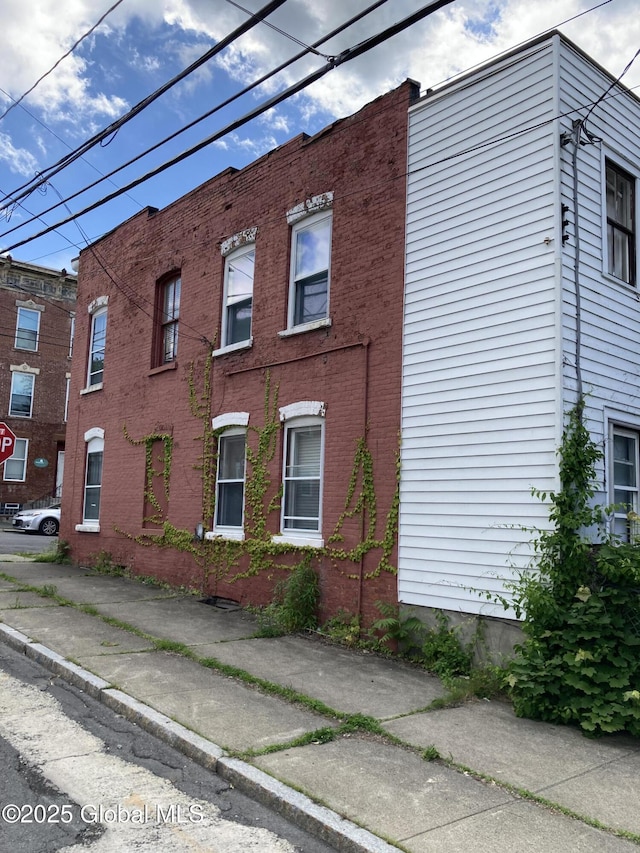 45 14th St, Troy, NY 12180 - view of side of home
